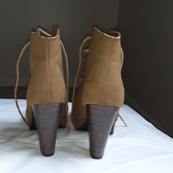 KATHY JEAN WOMENS 4 INCH HEEL ANKLE BOOT. SIZE 8 - Picture 10 of 15